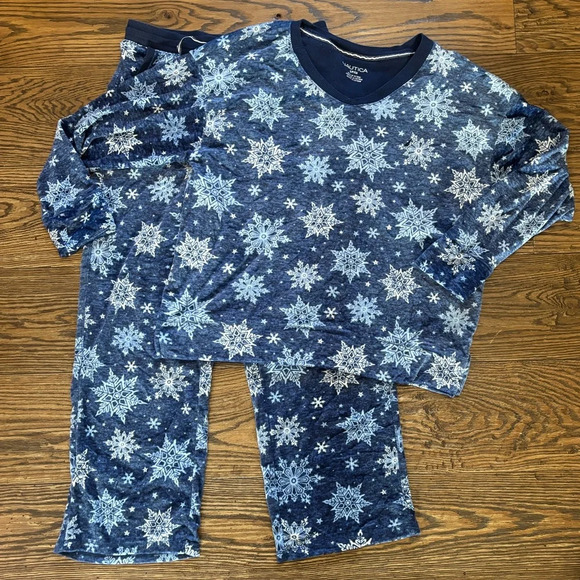 Nautica Brand pajama set size Small Petite blue snowflakes - Picture 3 of 9